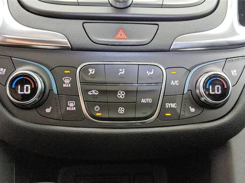 Used 2021 Chevrolet Equinox Premier FWD image 27