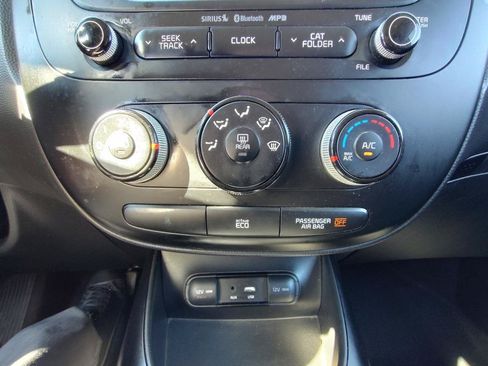 Used 2016 Kia Soul + FWD image 21