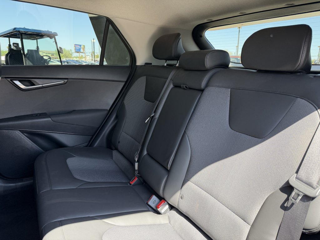 Used 2025 Kia Niro EX FWD image 34