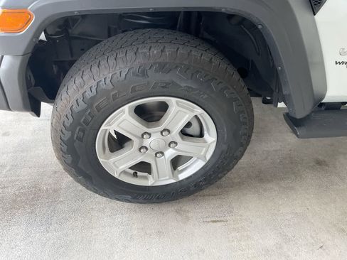 Used 2019 Jeep Wrangler Unlimited Sport S AWD/4WD image 10