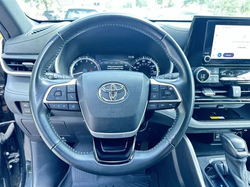 Used 2024 Toyota Highlander XSE AWD/4WD image 18