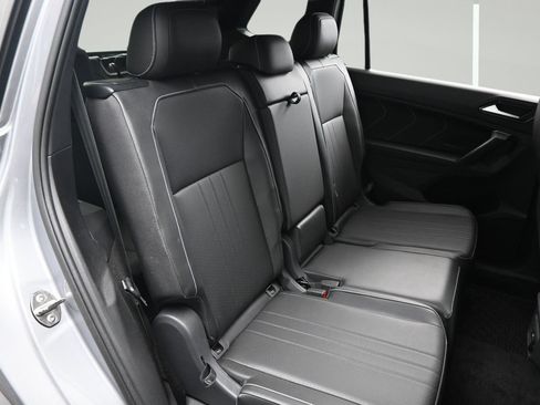 Used 2024 Volkswagen Tiguan SE R-Line FWD image 13