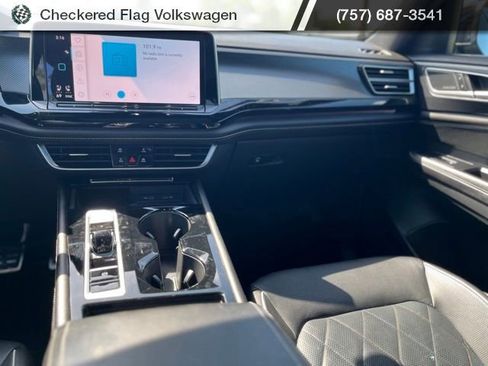 Used 2024 Volkswagen Atlas Cross Sport SEL Premium R-Line w/ Adventure Package AWD/4WD image 33