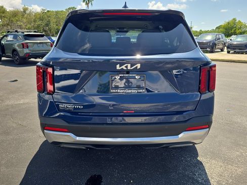 New 2026 Kia Sorento S FWD image 7