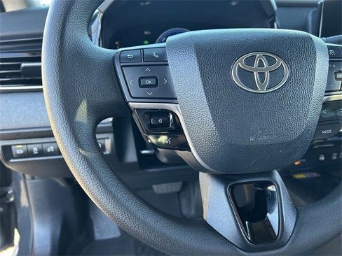 Used 2025 Toyota Camry LE image 25