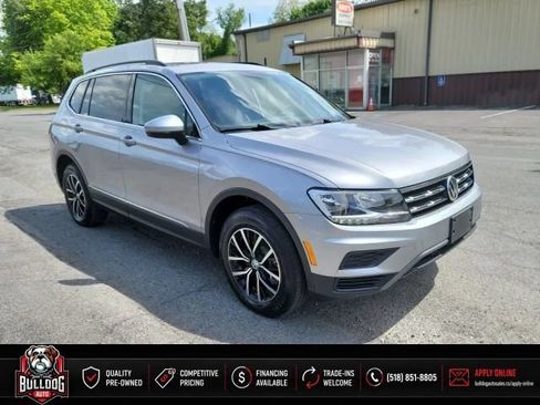 Used 2021 Volkswagen Tiguan SE w/ Panoramic Sunroof Package AWD/4WD image 3
