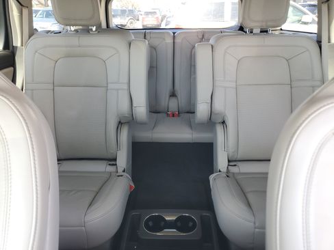 Used 2023 Lincoln Aviator Reserve w/ Equipment Group 201A image 19