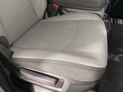 Used 2024 RAM 2500 Big Horn image 28