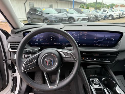 Used 2025 Buick Envision Preferred AWD/4WD image 11
