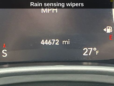 Used 2025 Chrysler Pacifica Select image 23