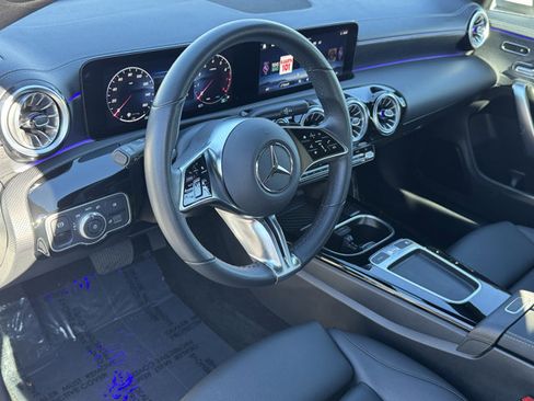 Used 2025 Mercedes-Benz CLA 250 image 17
