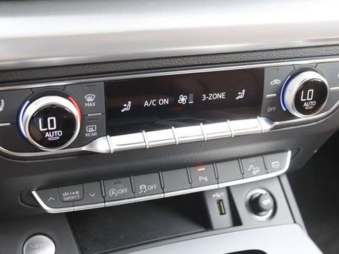 Used 2025 Audi Q5 2.0T Premium w/ Convenience Plus Package image 28