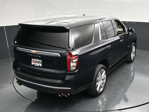 Used 2022 Chevrolet Tahoe High Country w/ Premium Package 2 AWD/4WD image 46