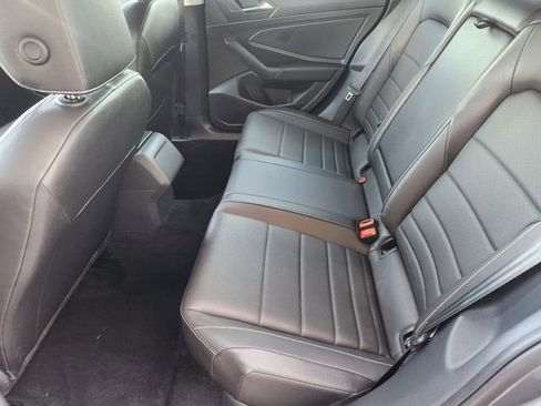 Used 2024 Volkswagen Jetta SE FWD image 29