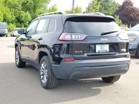 Used 2019 Jeep Cherokee Latitude Plus w/ Cold Weather Group AWD/4WD image 3