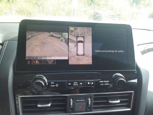 Used 2024 INFINITI QX80 Luxe AWD/4WD image 35