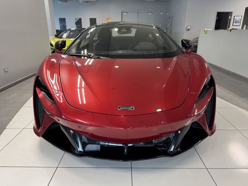 Used 2023 McLaren Artura image 7