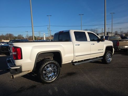 Used 2019 GMC Sierra 2500 Denali w/ Duramax Plus Package image 4