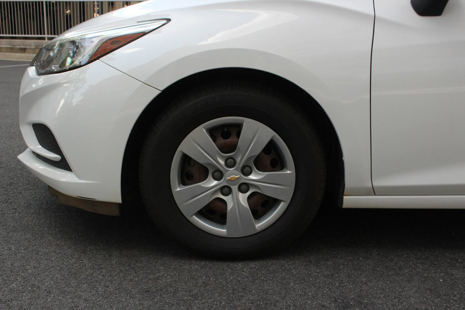 Used 2018 Chevrolet Cruze LS FWD image 10