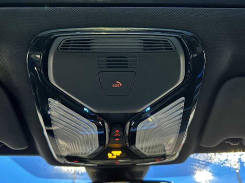 Used 2022 BMW 330e xDrive w/ Driving Assistance Package image 31