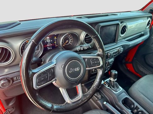 Used 2022 Jeep Wrangler Unlimited Sahara w/ Cold Weather Group AWD/4WD image 10
