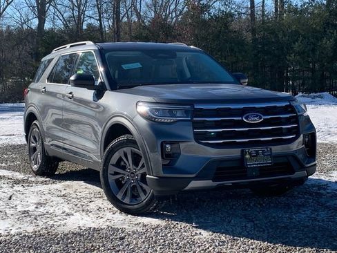 New 2026 Ford Explorer Active w/ Active Comfort Package image 2