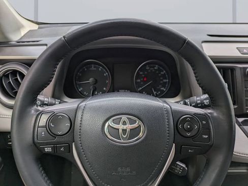 Used 2018 Toyota RAV4 XLE FWD image 29