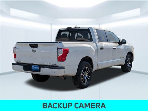 Used 2024 Nissan Titan SV image 6