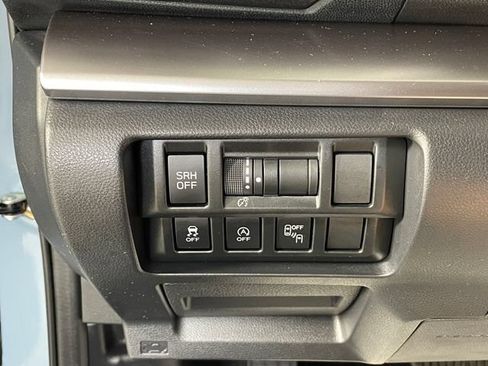 Used 2023 Subaru Crosstrek 2.5i Limited AWD/4WD image 15