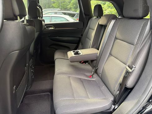 Used 2018 Jeep Grand Cherokee Laredo AWD/4WD image 11