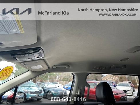 Used 2024 Kia Carnival LX image 19