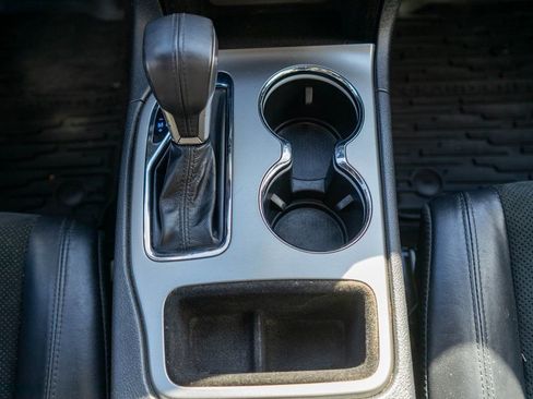 Used 2017 Jeep Grand Cherokee Altitude AWD/4WD image 27
