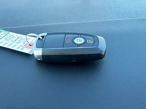 Used 2022 Ford Escape SE image 29