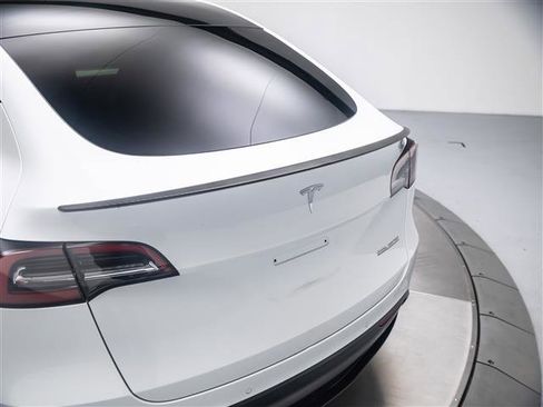 Used 2022 Tesla Model Y Performance image 33