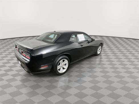 Used 2023 Dodge Challenger SXT image 8