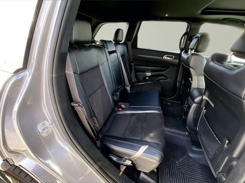 Used 2019 Jeep Grand Cherokee Altitude image 28