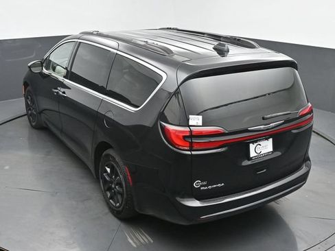 Used 2022 Chrysler Pacifica Touring-L FWD image 39