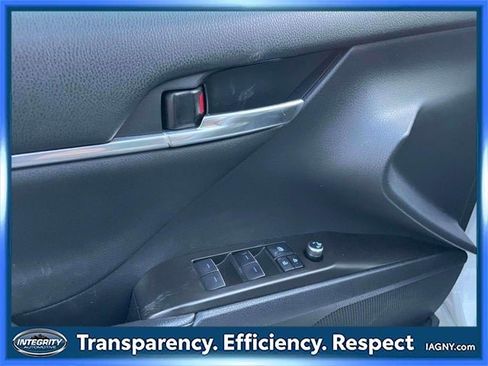 Used 2021 Toyota Camry XSE image 18