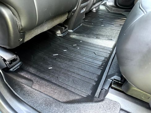 Used 2019 GMC Acadia SLT w/ Black Edition image 19