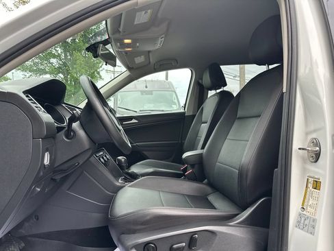 Used 2020 Volkswagen Tiguan SE AWD/4WD image 8