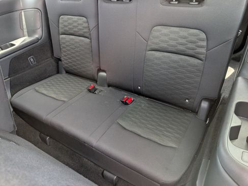 Used 2024 Nissan Pathfinder SV FWD image 30