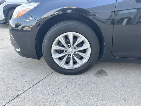 Used 2017 Toyota Camry LE FWD image 33
