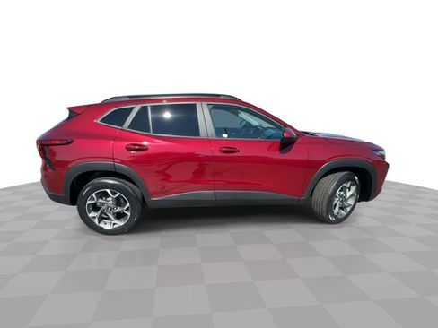 Certified 2024 Chevrolet Trax LT FWD image 9
