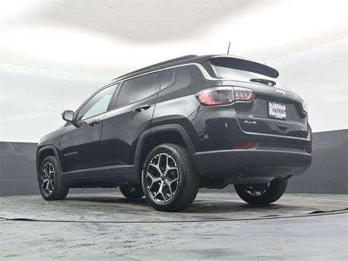 New 2026 Jeep Compass Limited w/ Mopar Graphics Package image 42