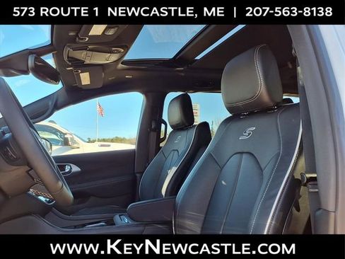 New 2026 Chrysler Pacifica Limited w/ S Appearance Package image 12