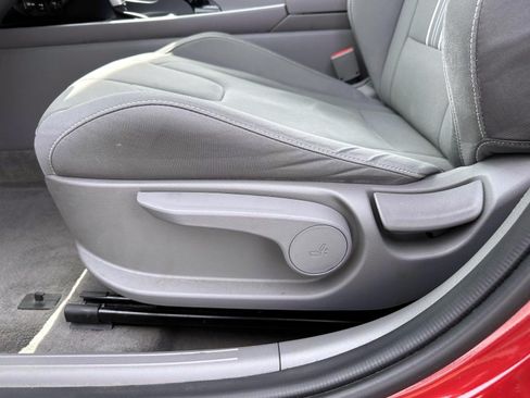 Used 2023 Hyundai Elantra SEL w/ Convenience Package FWD image 10