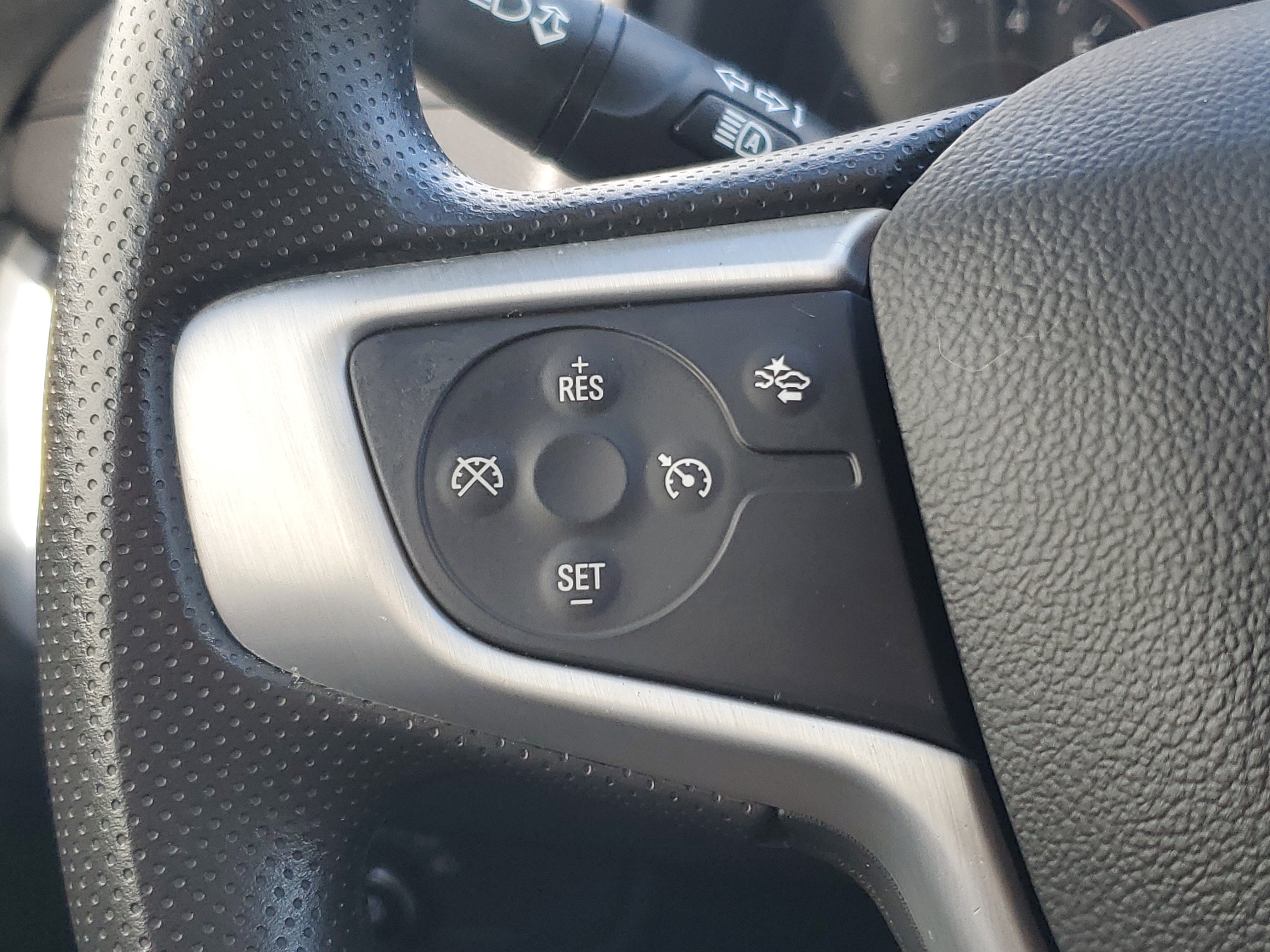 Used 2024 GMC Terrain SLE w/ Driver Convenience Package FWD image 24