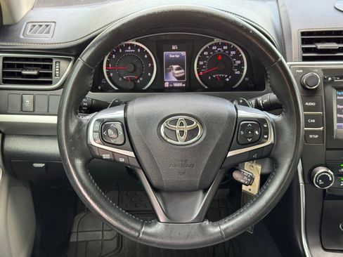Used 2017 Toyota Camry SE FWD image 20
