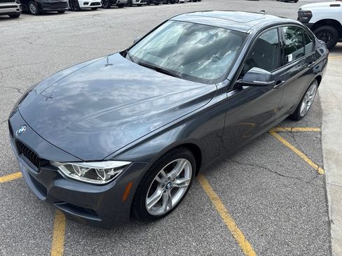 Used 2018 BMW 330i xDrive Sedan AWD/4WD image 10
