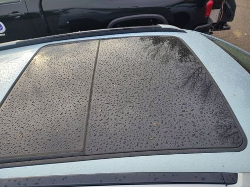 Used 2022 Chevrolet Bolt EUV Premier w/ Launch Edition image 10